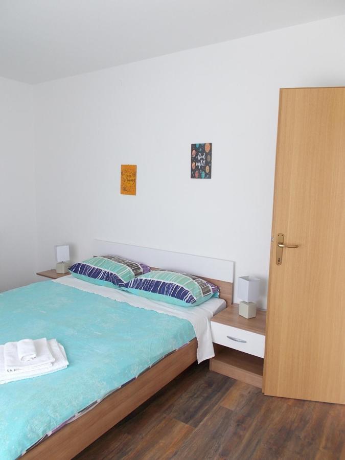 Apartment Oreskovic Krk Town Exterior foto