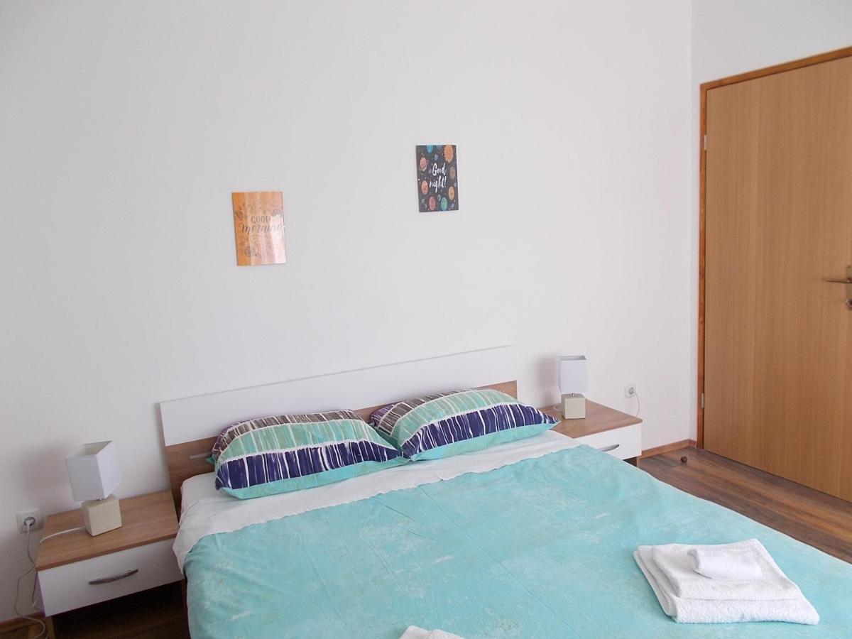 Apartment Oreskovic Krk Town Exterior foto